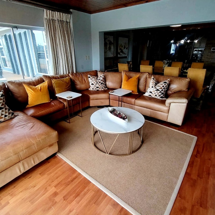 5 Bedroom Property for Sale in Beacon Bay Eastern Cape